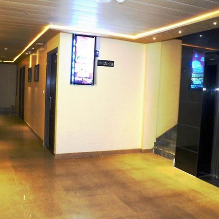 Hotel Shivoy Grand Varanasi Luaran gambar
