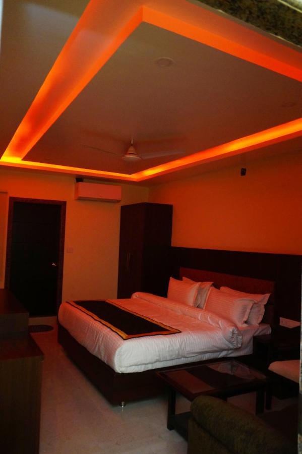 Hotel Shivoy Grand Varanasi Luaran gambar