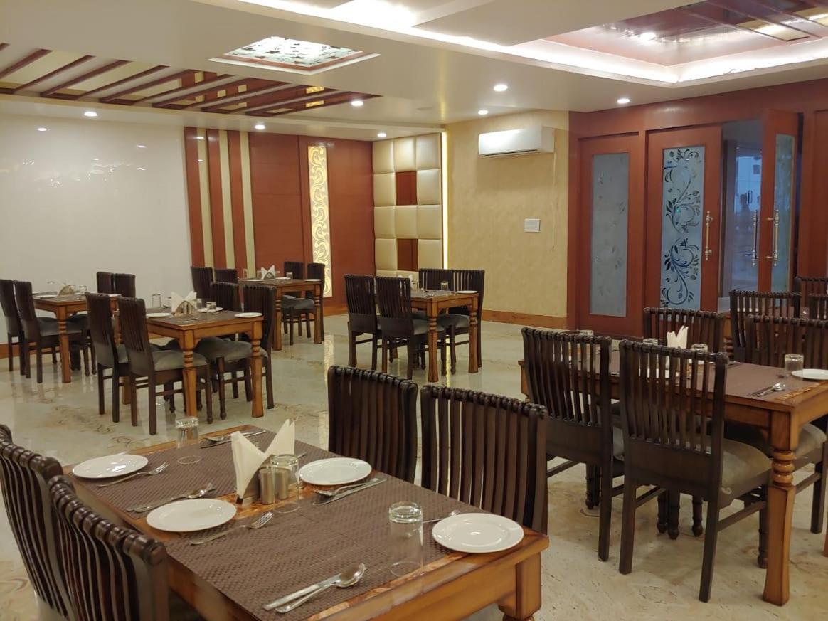 Hotel Shivoy Grand Varanasi Luaran gambar