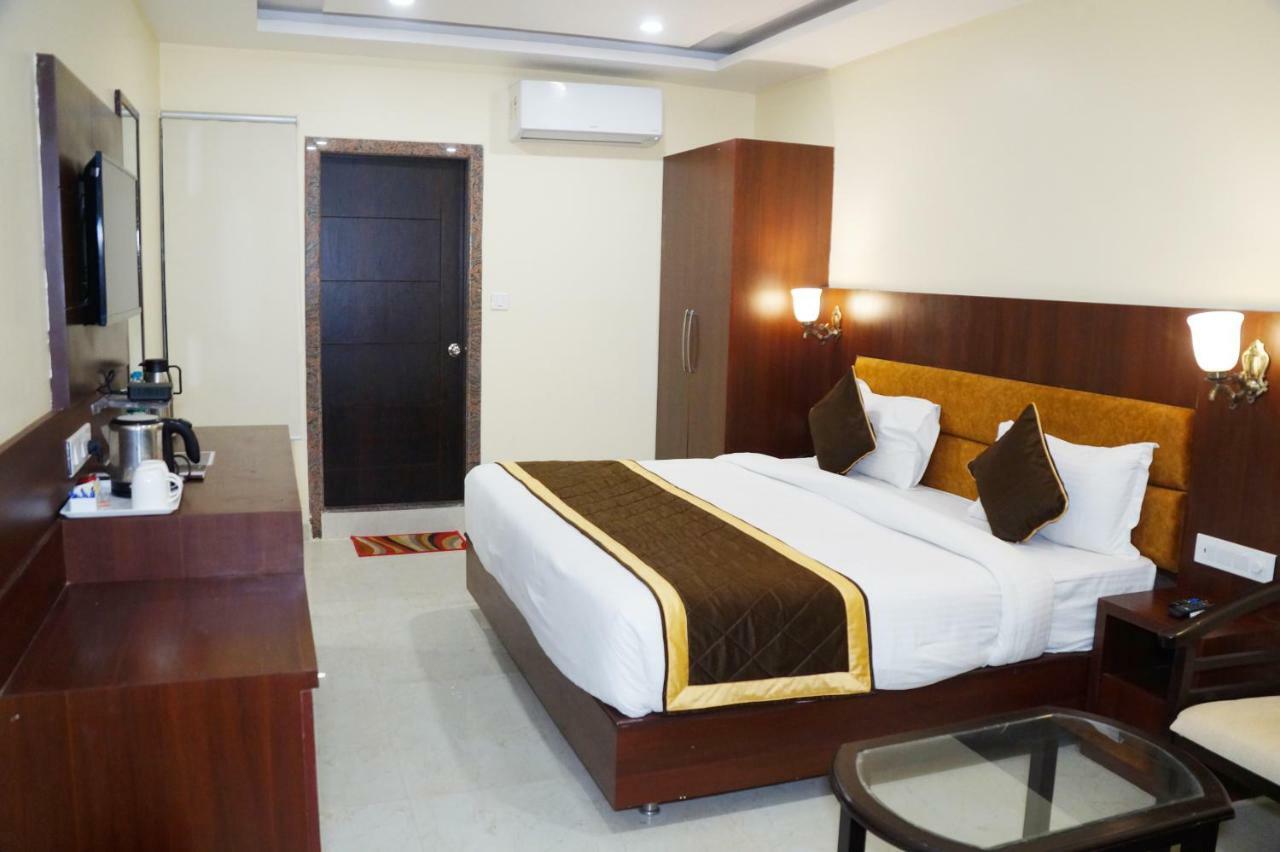 Hotel Shivoy Grand Varanasi Luaran gambar