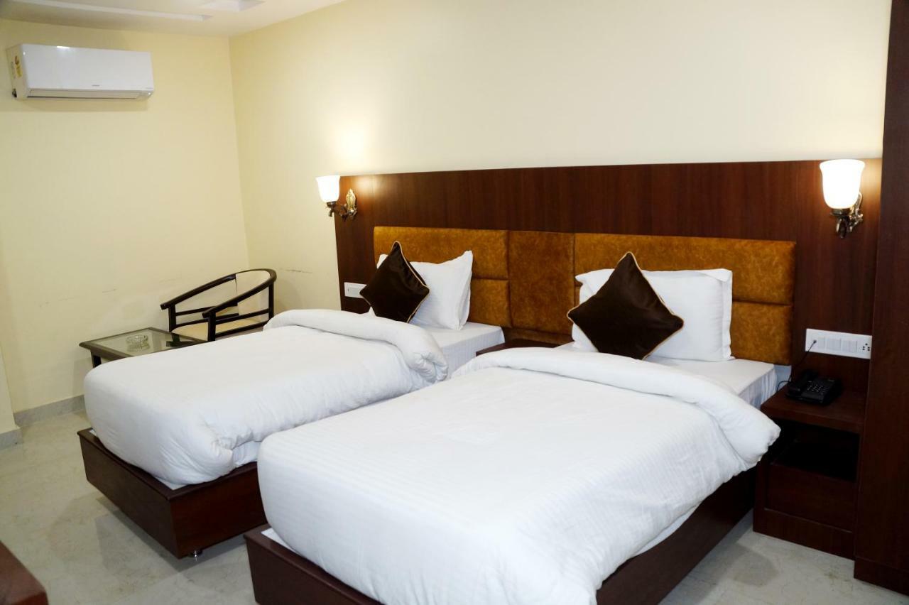 Hotel Shivoy Grand Varanasi Luaran gambar