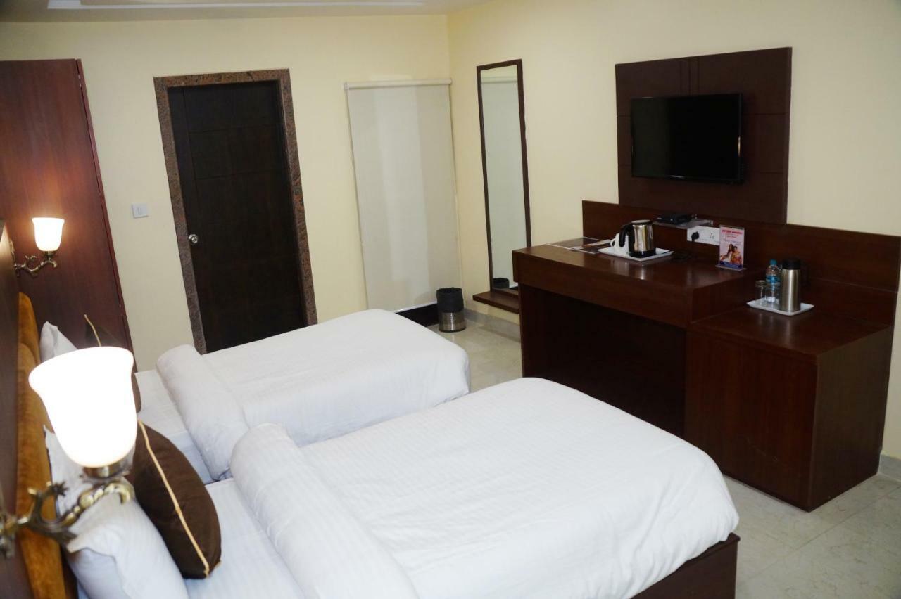 Hotel Shivoy Grand Varanasi Luaran gambar