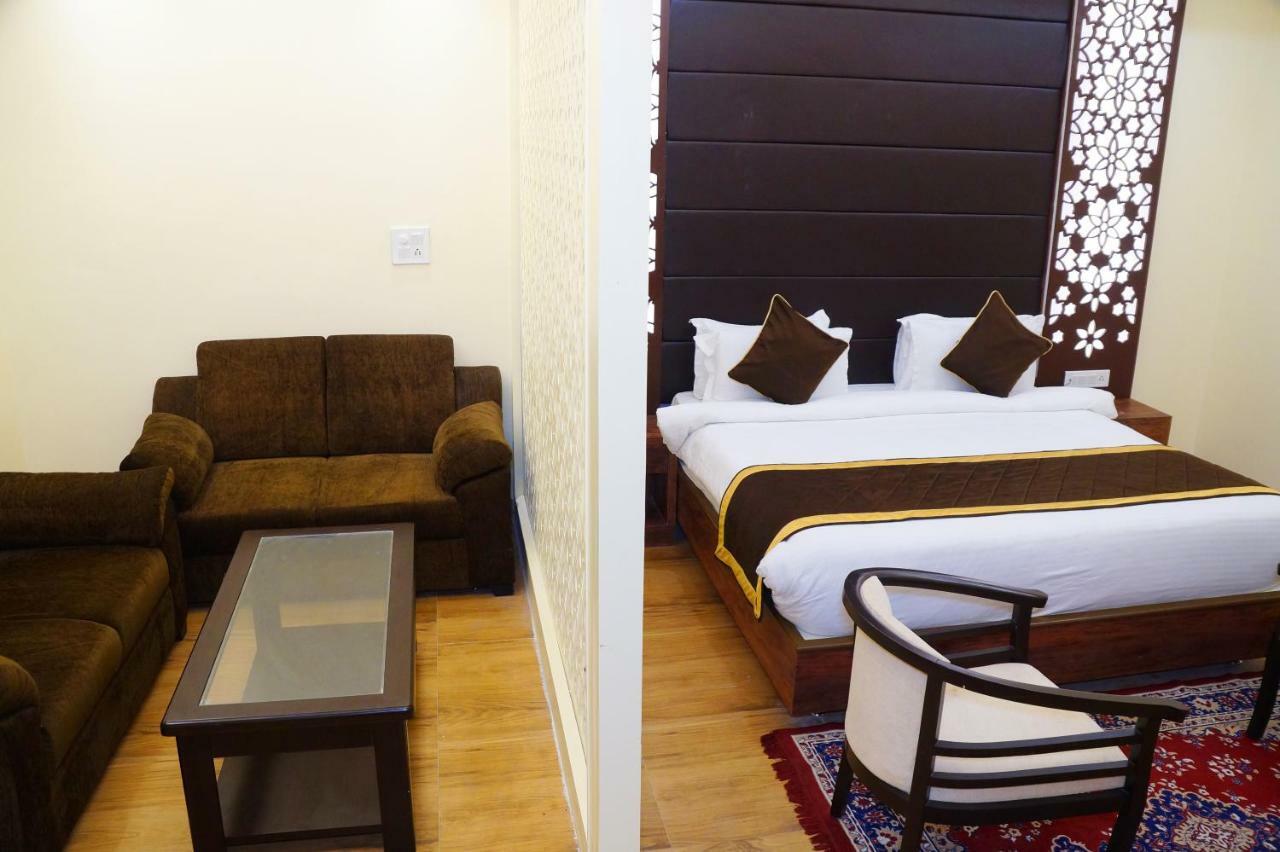 Hotel Shivoy Grand Varanasi Luaran gambar